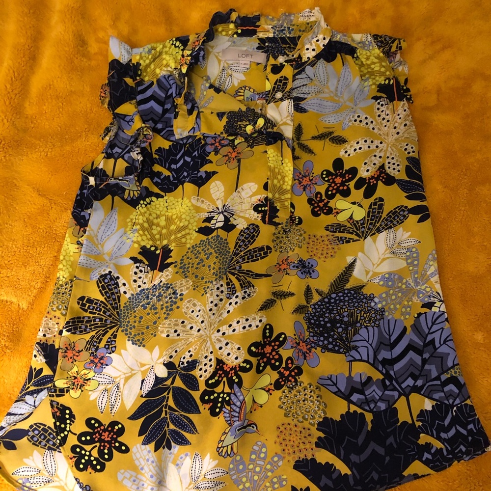 LOFT blouse. Size M. Great condition